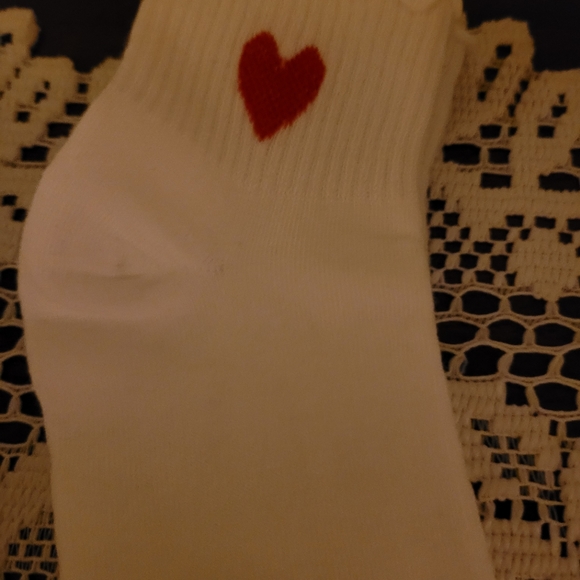 2 PAIRS OF SOCKS, FOOTIES AND ANKLETS - Picture 6 of 9